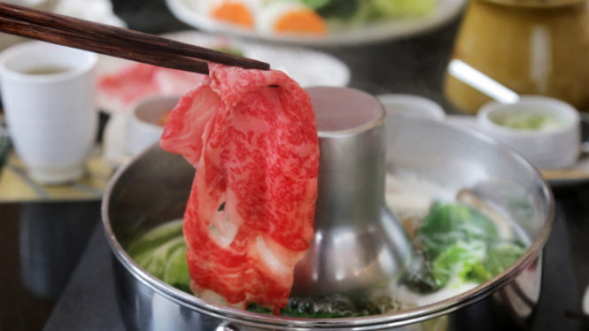 Shabu shabu di Kahyangan Restoran.