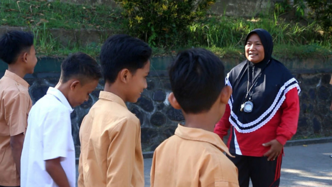 Guru SMP Muhammad Zohri, Rosida