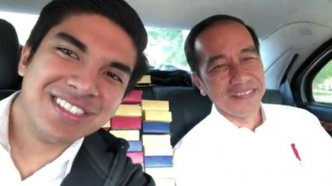 Menpora Malaysia  Syed Saddiq dan Presiden Jokowi