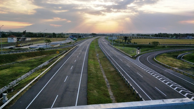 Jalan Tol Solo-Ngawi diresmikan Presiden Jokowi