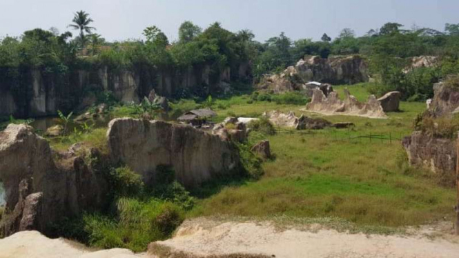 Tebing Koja Kandang Gozila di Tangerang