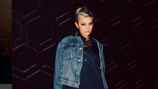 Agnez Mo Ajak Bule Amerika ke Indonesia, Resmi Pacaran?