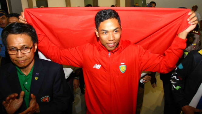 Pelari Indonesia, Lalu Muhammad Zohri (kanan)