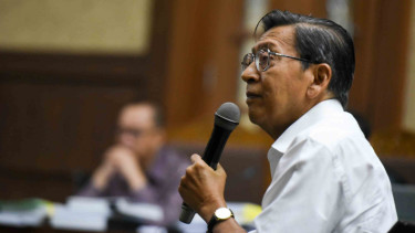 Mantan Wakil Presiden Boediono bersaksi di sidang kasus BLBI