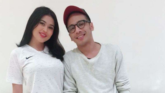 Ovi eks Dua Serigala dan kekasih barunya