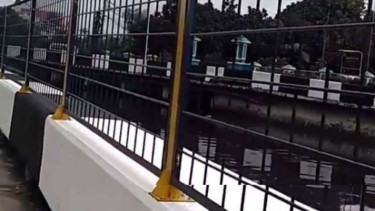 Kali Sentiong alias Kali Item di dekat Wisma Atlet Asian Games.