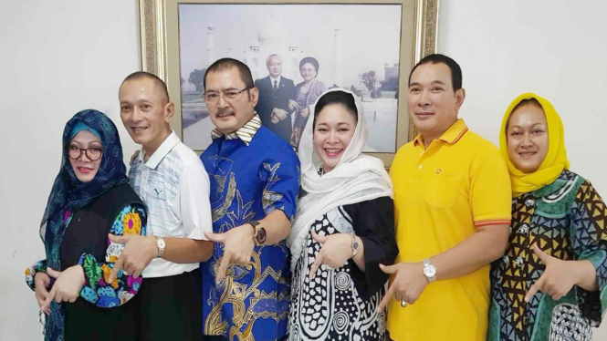 Anak-anak mendiang Presiden Soeharto yang populer dengan sebutan Keluarga Cendana. 
