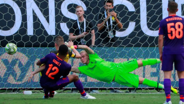 Kiper Liverpool, Loris Karius saat tampil melawan Borussia Dortmund