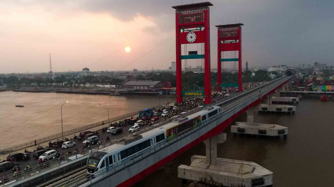 Light Rail Transit (LRT) di Palembang sudah beroperasi.