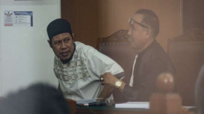 Pimpinan JAD Zainal Anshori alias Abu Fahry di sidang perdana pembubaran JAD
