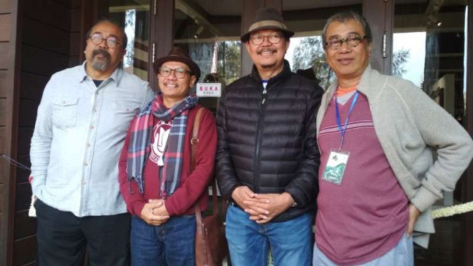  Tiga Sekawan, yakni Butet Kartaredjasa, Sigit Pramono dan Djaduk Ferianto.