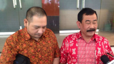 Mantan Danjen Kopassus Mayjen (Purn) Soenarko (batik merah)