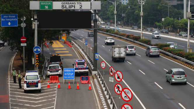 Simulasi penutupan 19 pintu tol saat pelaksanaan Asian Games 2018