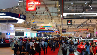 Enggak Gampang Jadi Sales Mobil di GIIAS