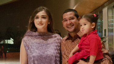 Yasmine Wildblood, suami dan anak
