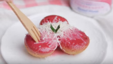 Kue cubit red velvet.