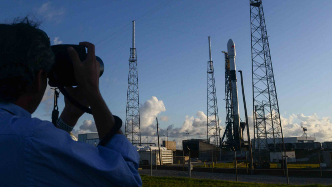 Persiapan peluncuran Satelit Merah Putih milik Indonesia dari Amerika Serikat (AS).