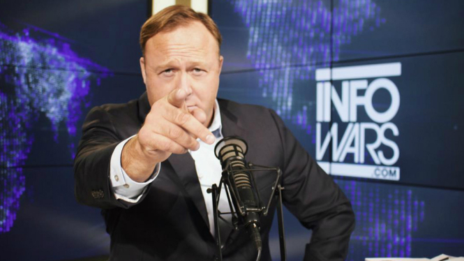 Ahli teori konspirasi, Alex Jones.