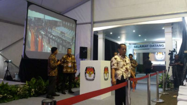 Suasana KPU di hari pendaftaran terakhir pasangan capres 2019.