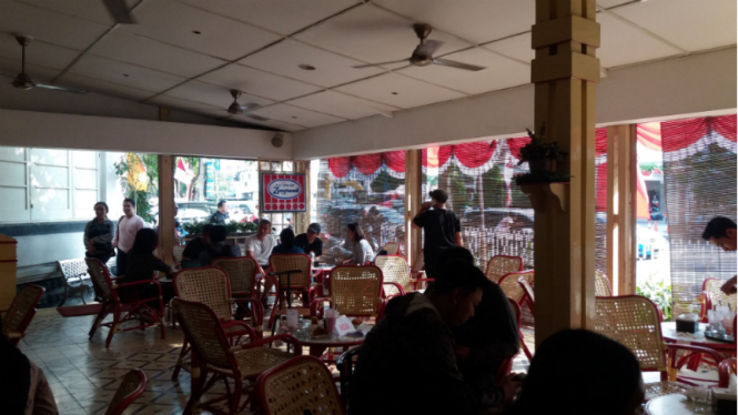 Gerai es krim tertua di Surabaya, Zangrandi.