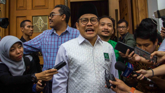 Ketua Umum Partai Kebangkitan Bangsa (PKB), Muhaimin Iskandar (tengah)