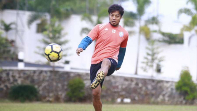 Bek dan kapten Arema FC, Hamka Hamzah