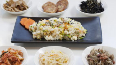 Menu hidangan di Restoran Makan di Korea Selatan.