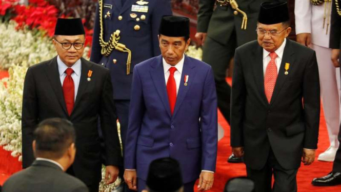 Presiden Joko Widodo, Ketua MPR Zulkifli Hasan, dan Wapres Jusuf Kalla dalam Pidato Kenegaraan 2018 di Senayan.