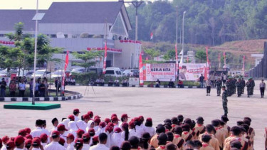 Upacara bendera HUT ke-73 RI di PLBN Entikong, Kalbar