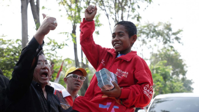 Yohanes Ande Kala Marcal dan Hotman Paris