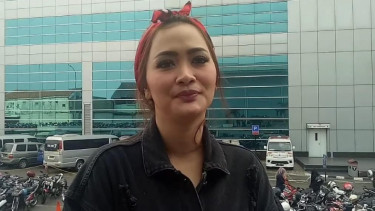 Vega Darwanti.