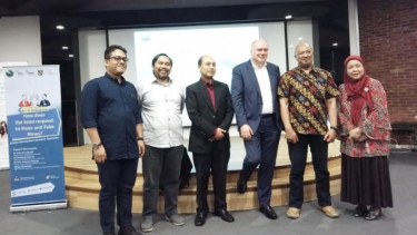 Diskusi hoax dan fake news