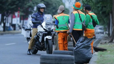 Anies Baswedan kembali beraksi dengan motor.
