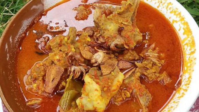 Gulai kambing.
