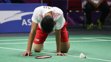 Anthony Ginting digotong keluar
