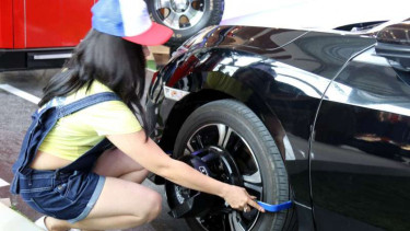 Pemeriksaan kaki-kaki mobil