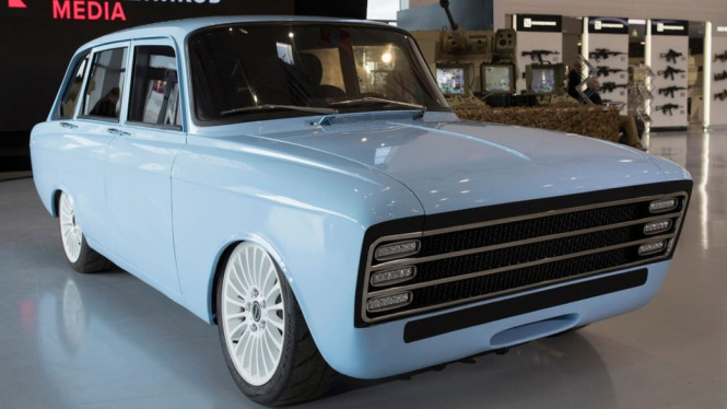 Kalashnikov menjawab tantangan Tesla untuk meluncurkan mobil listrik yang diinspirasi dengan mobil mobil Soviet yang dibuat sekitar tahun 1970-an. - AFP/Getty Images