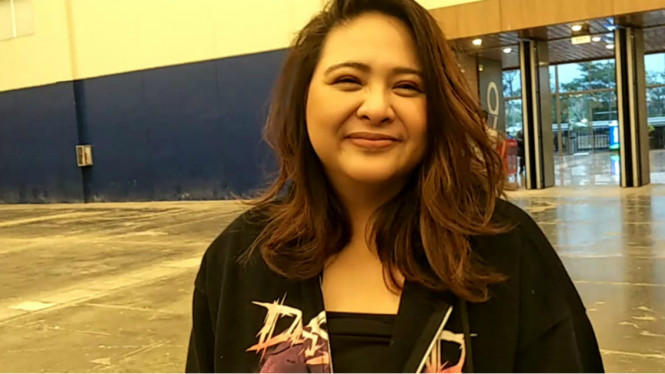 Audy Item nonton konser Paramore