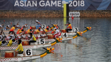 Perahu Naga Beregu Putri Indonesia Raih Perak