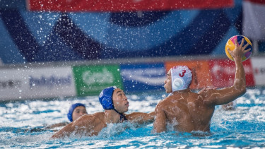 Laga tim polo air putra Indonesia.