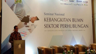 Menteri Perhubungan Budi Karya Sumadi memberikan sambutan di seminar BUMN