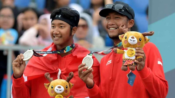 Pasangan voli pantai putra Indonesia, Mohammad Ashfiya dan Ade Candra Darmawan