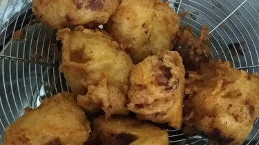 Durian goreng tepung.