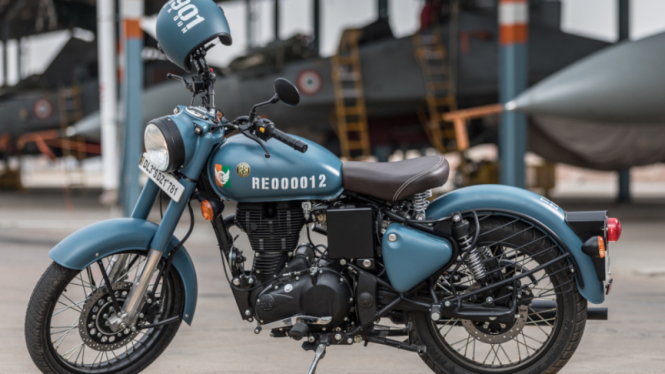 Motor Royal Enfield Classic Signal 350 edisi militer.