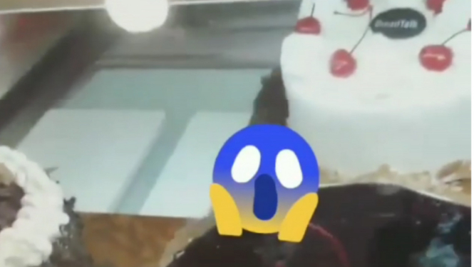 Tikus di toko kue Breadtalk.