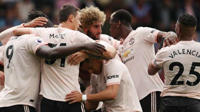 Para pemain Manchester United merayakan kemenangan atas Burnley