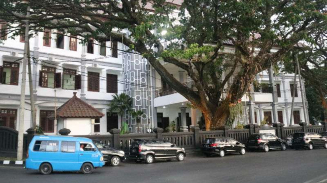 Gedung kantor DPRD Kota Malang.