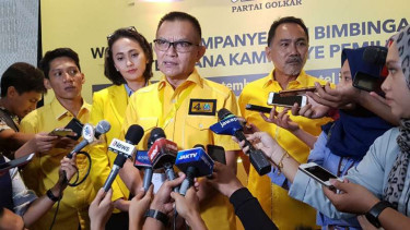 Sekretaris Jenderal Partai Golkar, Lodewijk Freidrich Paulus.