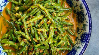 Gulai kacang panjang.
