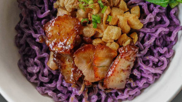 Bakmi taro.